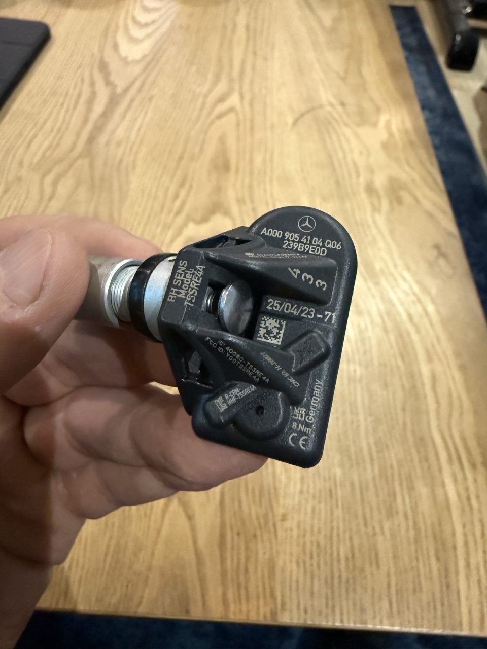 ДАТЧИК ТИСКУ ШИН MERCEDES A0009054104Q06 
