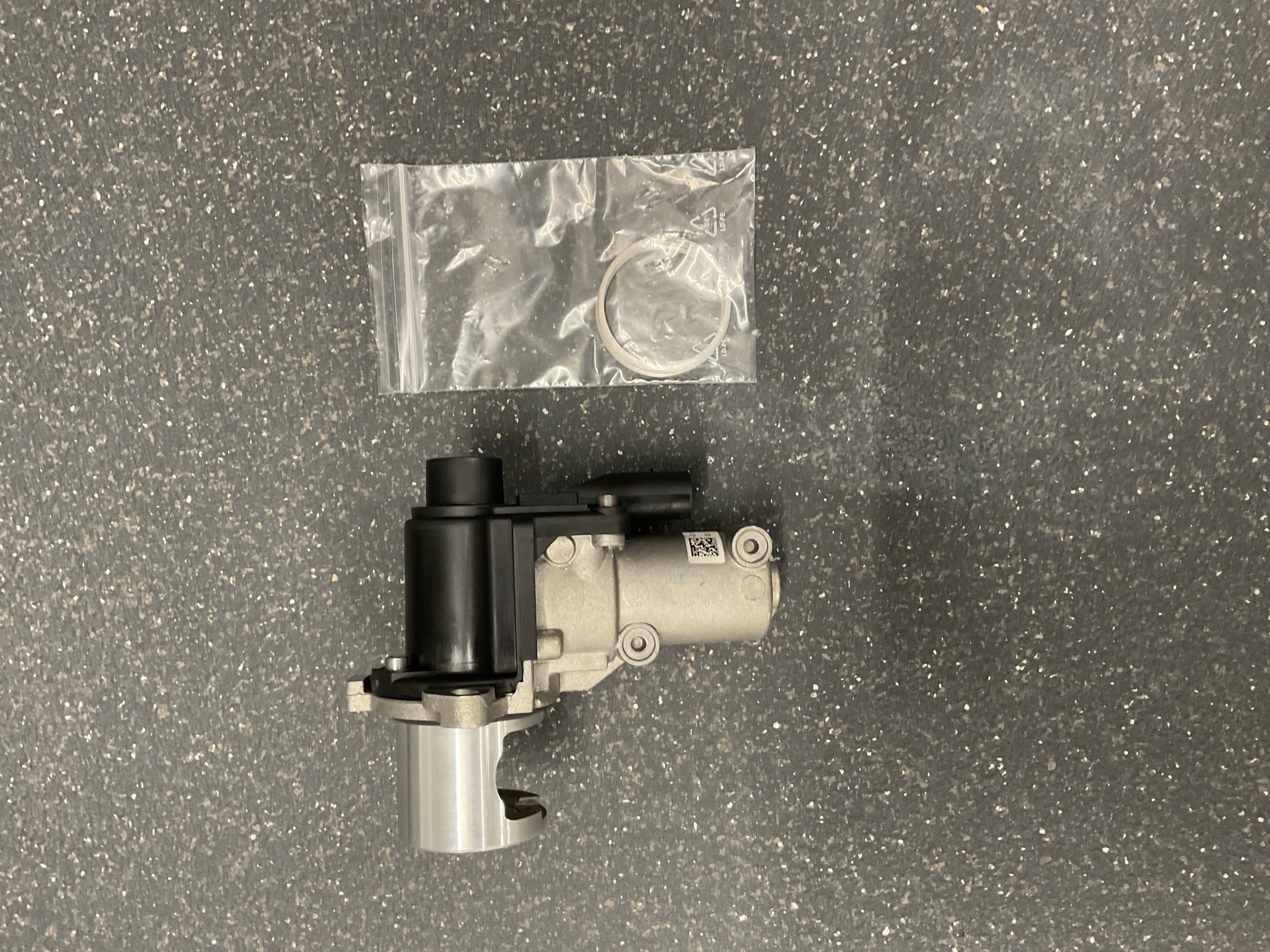 КЛАПАН ЕГР ОРИГІНАЛ VW NR КАТАЛИЗАТОР 03L131477A 