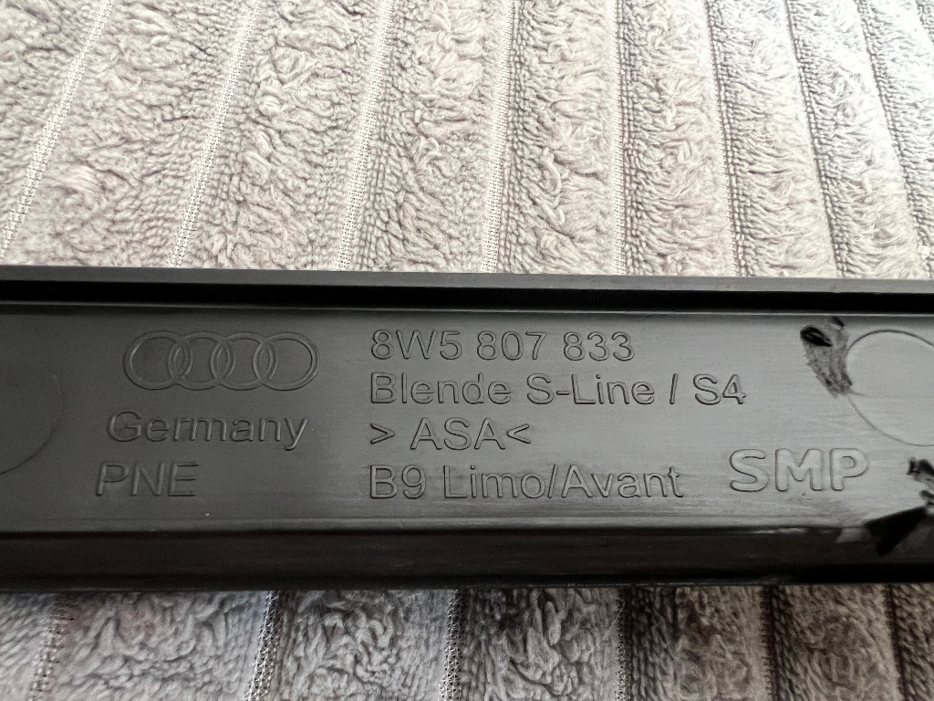 Ladekantenschutz Proguard aus Edelstahl für Audi A4 B9 Avant (8W5, 8WD