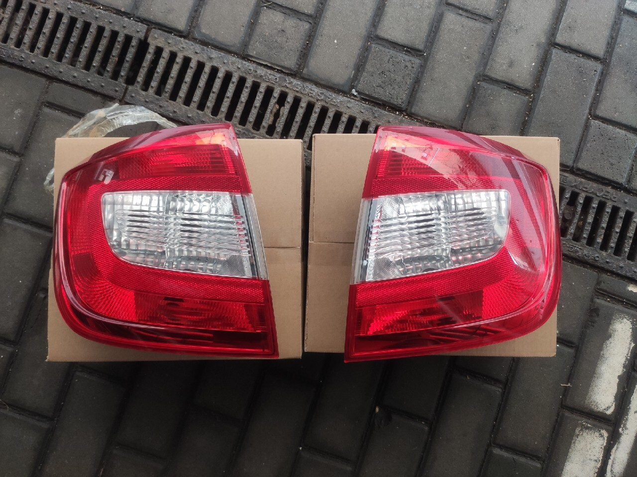 Lampy tylne Skoda Rapid liftback | Poznań | Kup teraz na Allegro Lokalnie