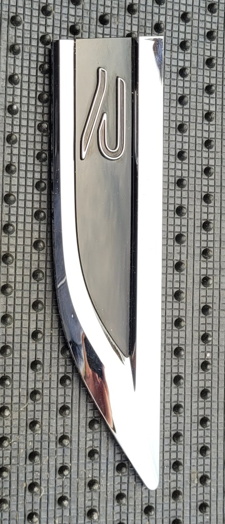 VI T-ROC 2GA853688F R-LINE ПРАВИЙ ЗНАЧОК NA КРИЛА 