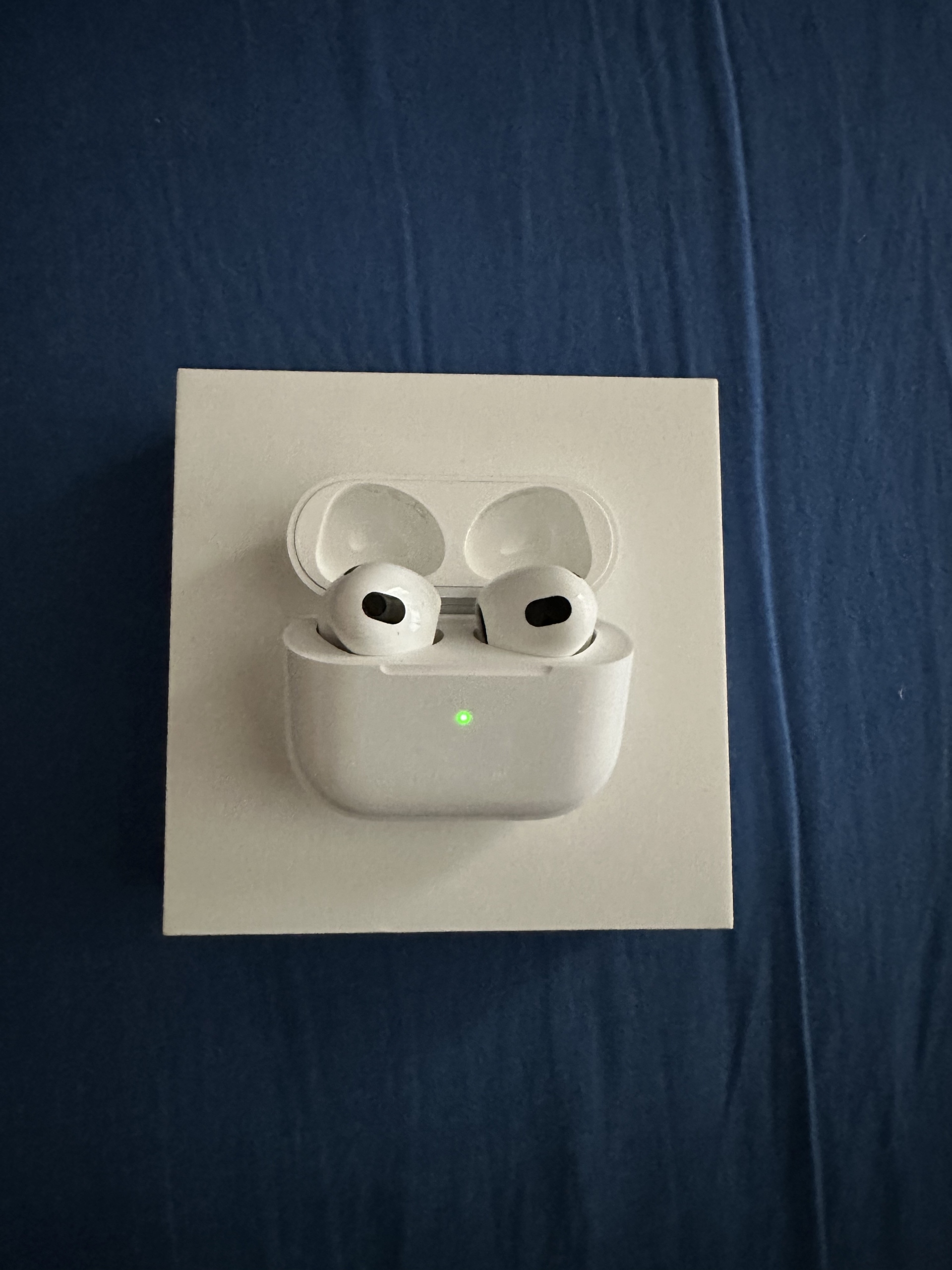 Słuchawki Apple AirPods 3 gen z Magsafe | Poznań | Kup teraz na Allegro ...