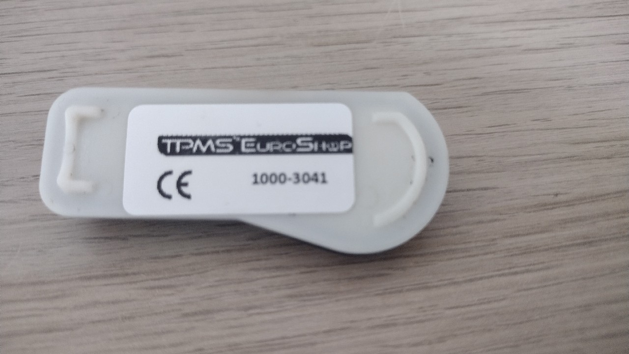ДАТЧИК ТИСКУ TPMS RENAULT DACIA 407007932R 