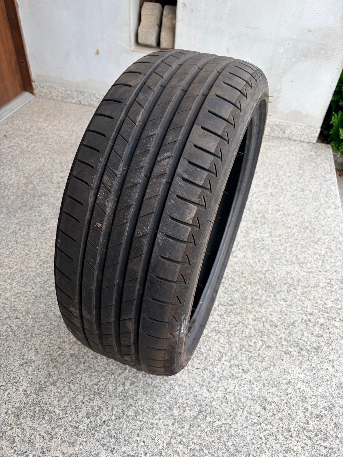 ШИНА BRIDGESTONE TURANZA T005, 225/40R19 93Y, DOT 4718, EXTRA LOAD, RFT 