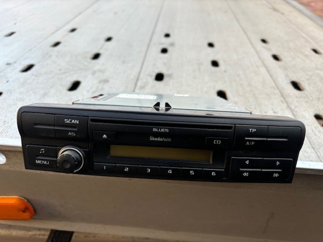 РАДІО SKODA OCTAVIA 2 II FL 1Z0035152D 