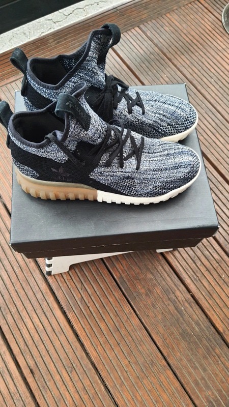 Adidas tubular 42 hot sale