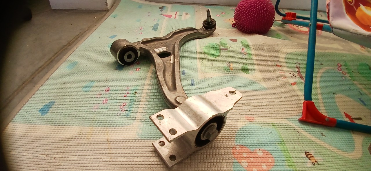 A2473331600 ВАЖІЛЬ ПРАВИЙ MERCEDES A КЛАСС W177 BКЛАСС W247 