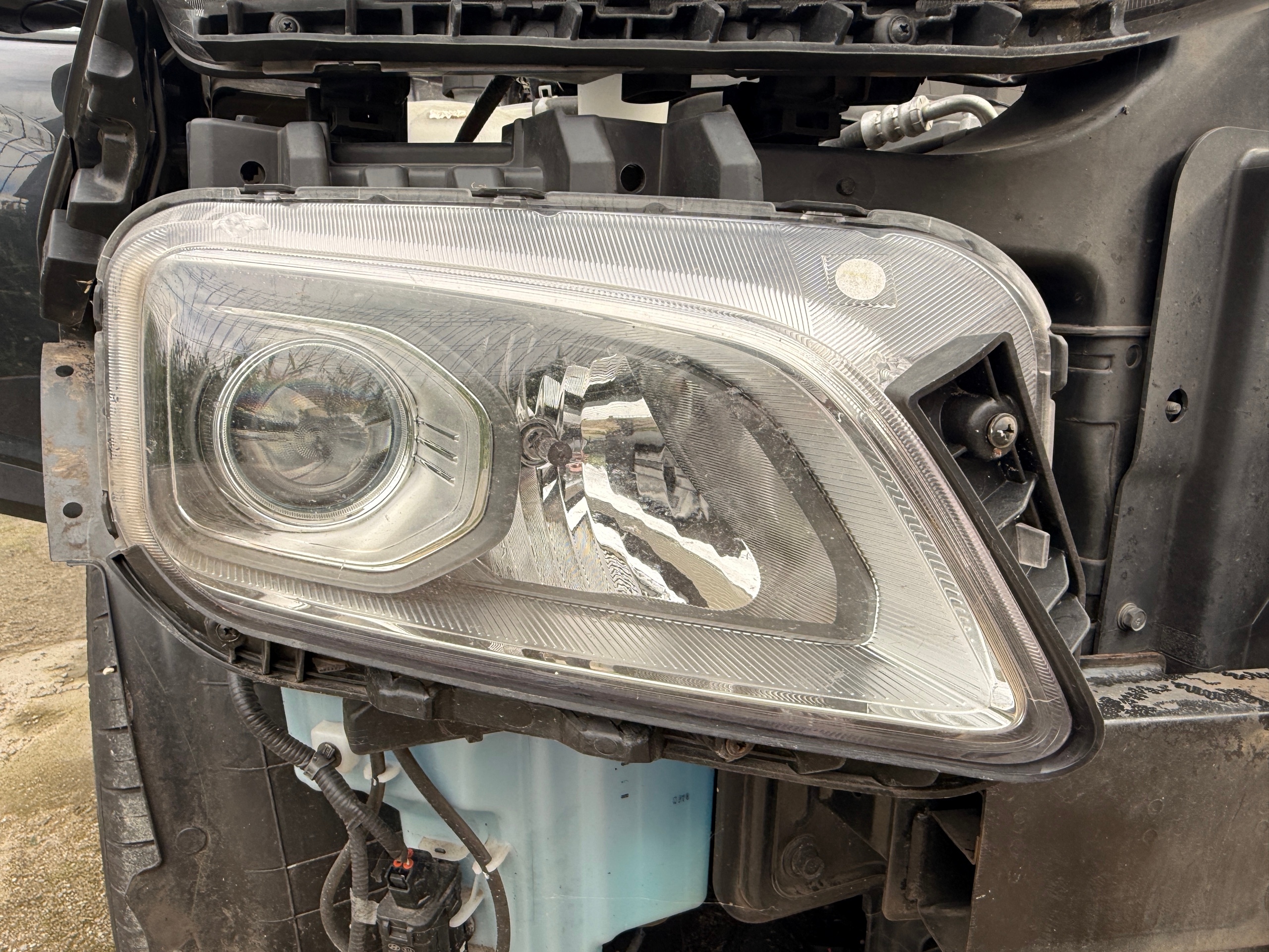 HYUNDAI KONA OS – ПРАВА LAMPA/REFLEKTOR 92102-J9000 