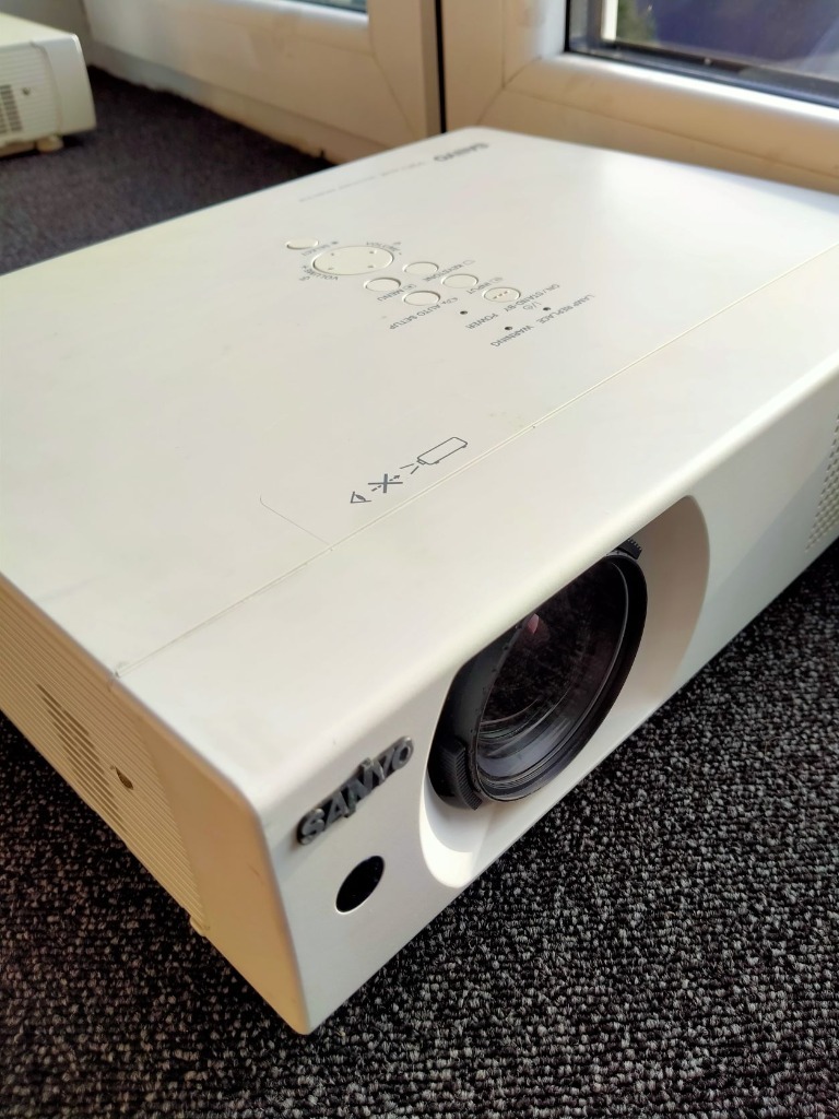 Projektor multimedialny Sanyo PLCXU106 3LCD Częstochowa Licytacja