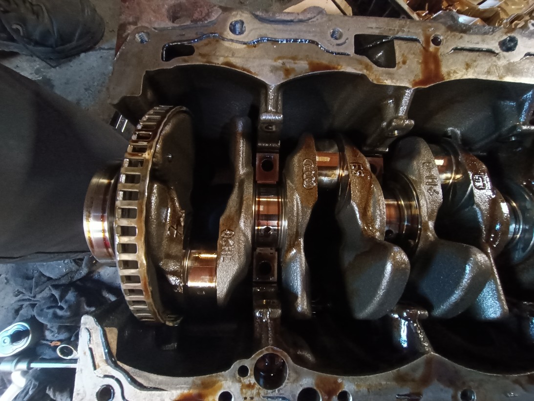 ВАЛ КОЛІНЧАСТИЙ 06HL НОМІНАЛ A4 B8 1.8 TFSI CDHB 