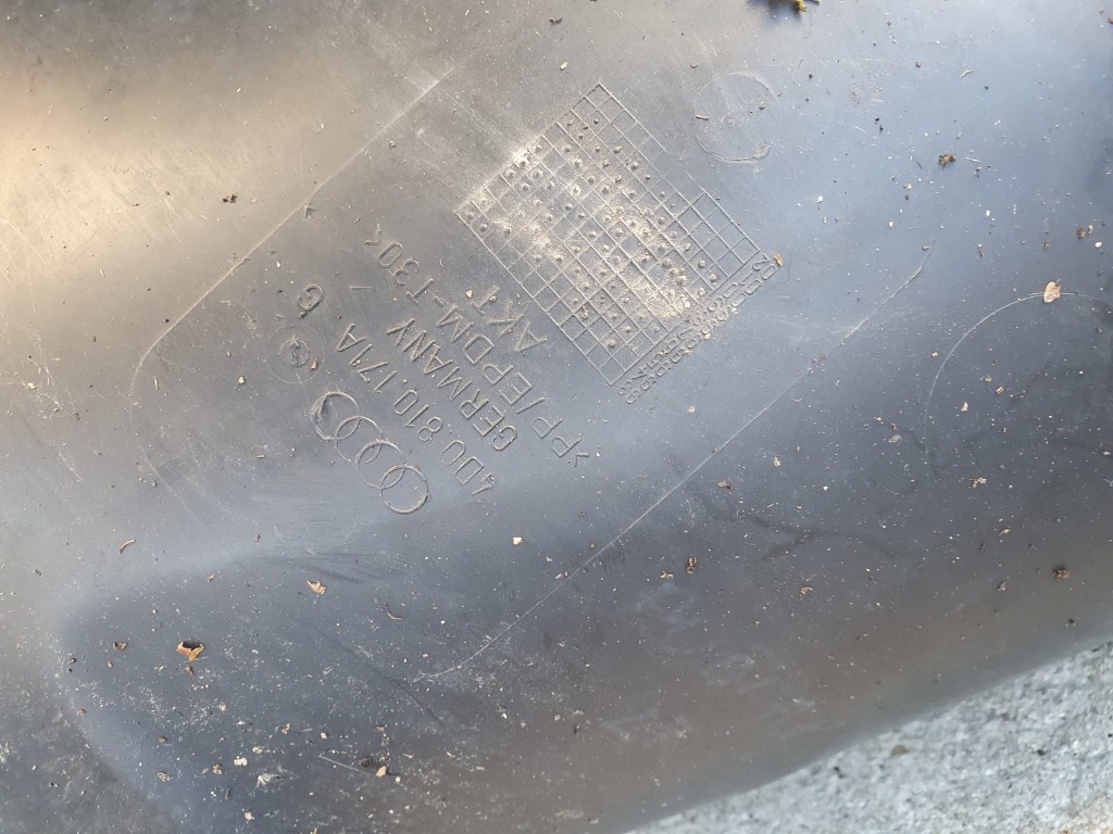 AUDI A8 D2 РЕСТАЙЛ ПІДКРИЛОК ЗАДНІ ЛІВЕ 4D0810171A G 