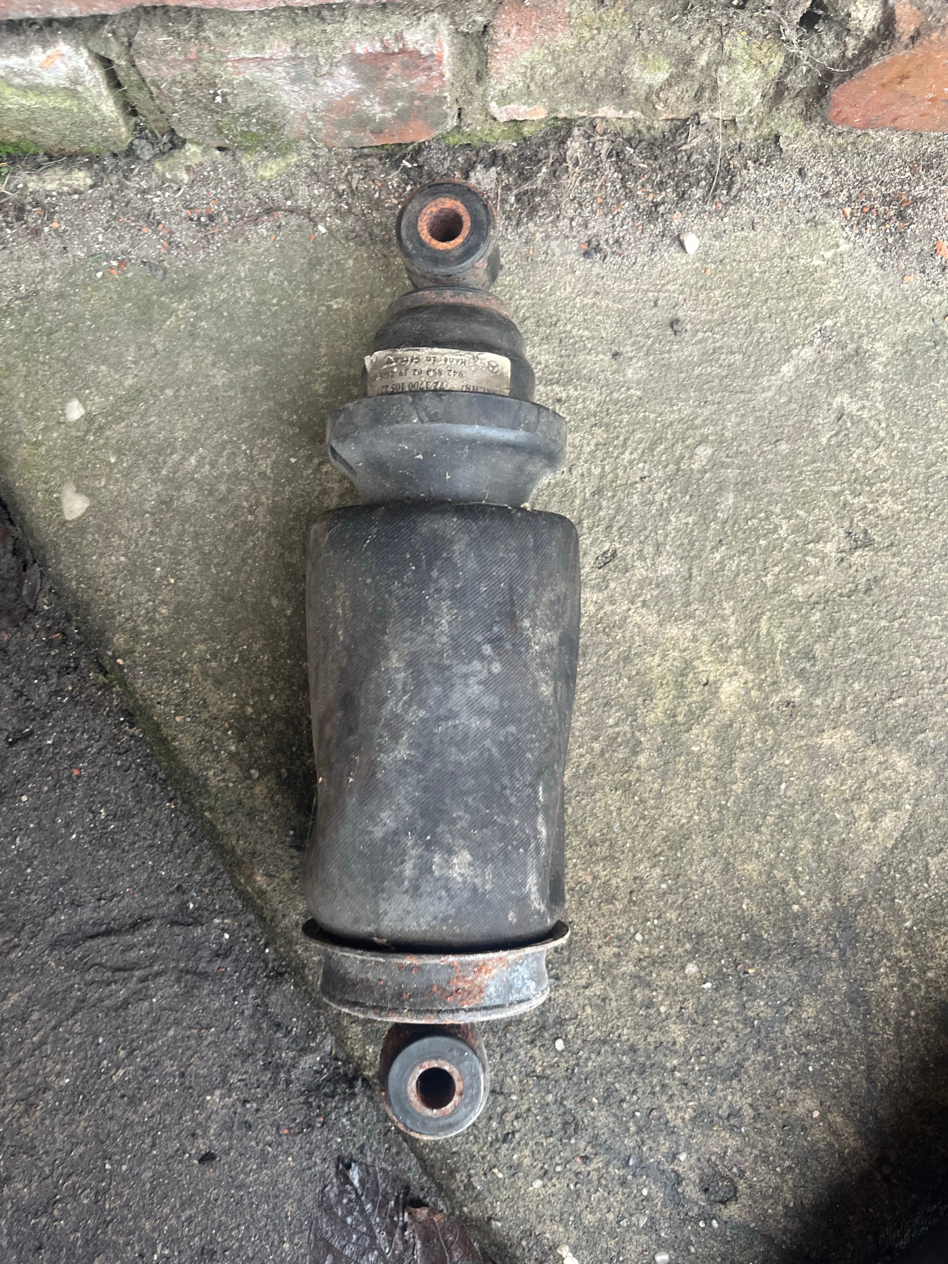 ПОДУШКА КАБІНА MB ACTROS 9428900219 721700105227 