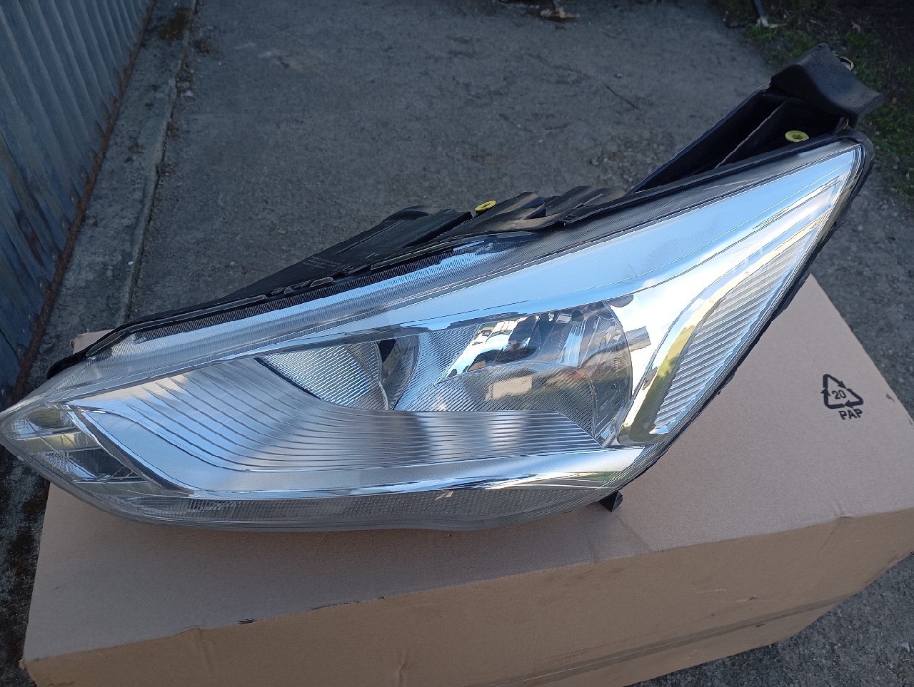 ФАРА ПЕРІД ПЕРЕДНЯ ЛІВА FORD C-MAX MK2 РЕСТАЙЛ 2015- F1CB-13W030-CC 