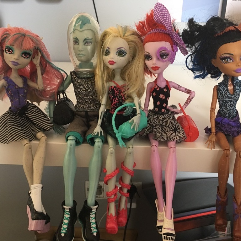 Boneca Monster High Dance Class com 5 bonecas Mattel - Escorrega o