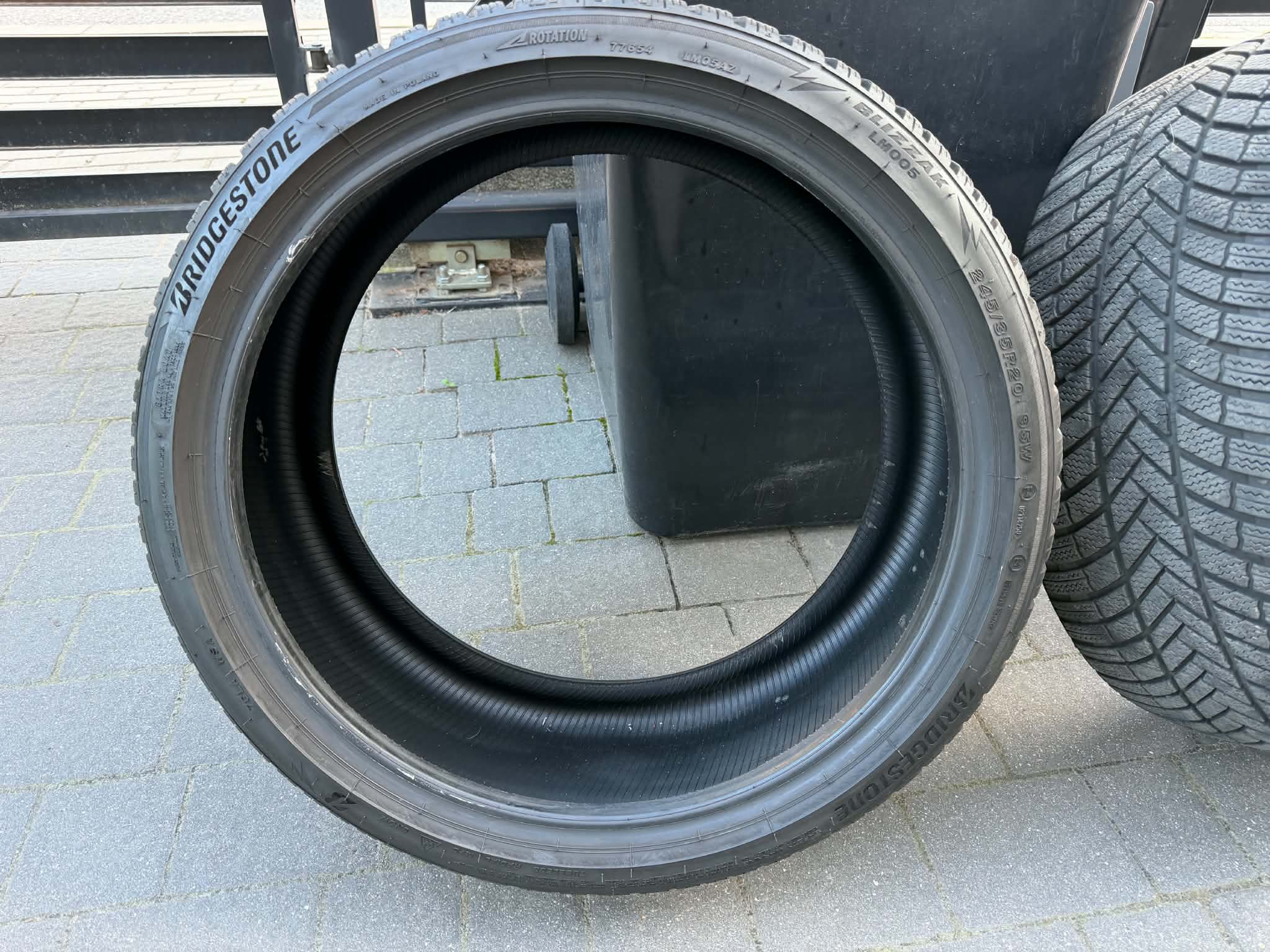 ШИНА ЗИМОВА BRIDGESTONE BLIZZAK LM005 245/35R20 95W XL RANT DOT 3423 