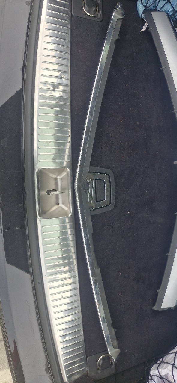 НАКЛАДКА ХРОМ БАМПЕР ПЕРІД MERCEDES E КЛАСС W207 КУПЕ КАБРІО A2078880560 