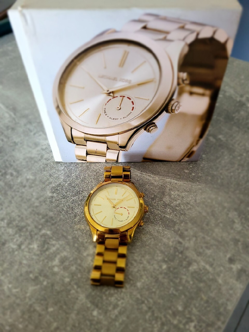 Zegarek hybrydowy Michael Kors MKT4002 Szczecin Licytacja na