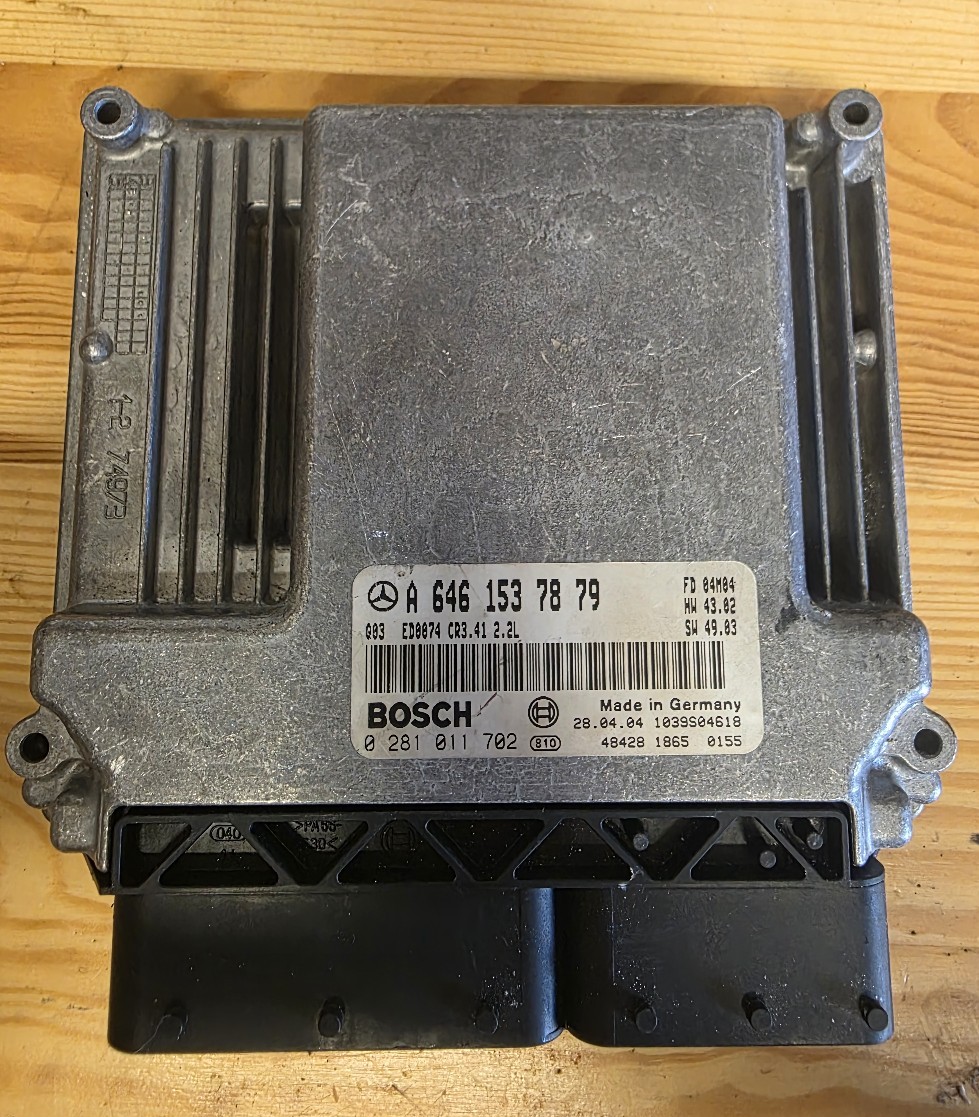 БЛОК КЕРУВАННЯ ДВИГУНА MERCEDES W211 A6461537879 0 281 011 702 ЧИСТИЙ 