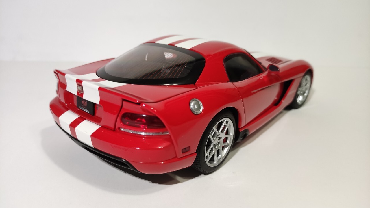 柔らかい 1/18 オートアート dodge バイパー ダッジ レーシング 51番