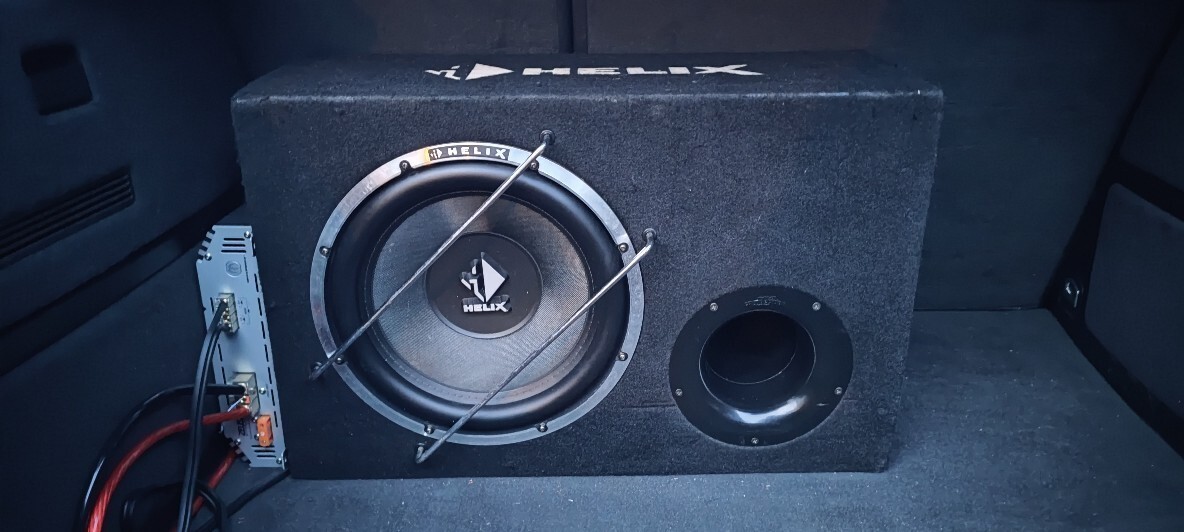 Subwoofer Helix P12W + wzmacniacz Hifonics Zeus Warszawa Ogłoszenie