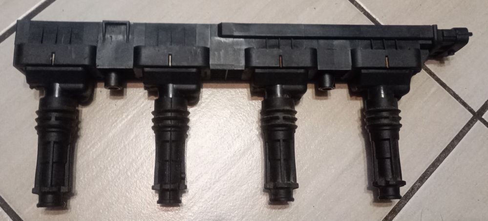 КОТУШКОЮ ЗАПАЛЮВАННЯ OPEL CORSA C 1,2 16V BOSCH 0 221 503 015 181 