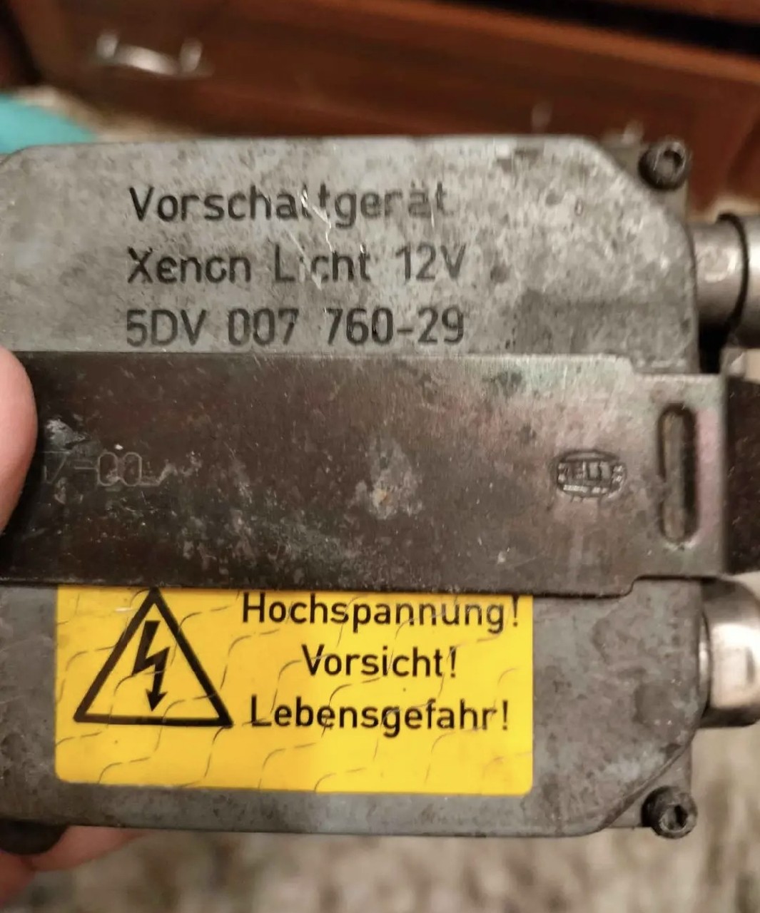 ПЕРЕТВОРЮВАЧ BMW E39 HELLA 5DV 007 760-29 