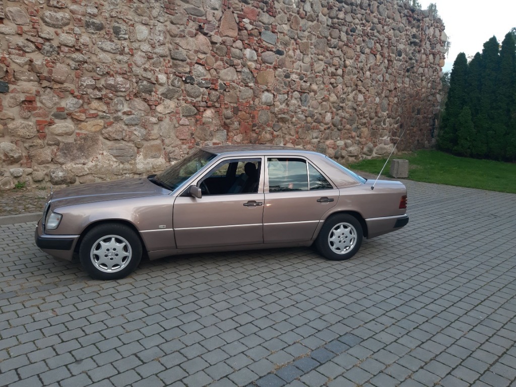 Мерседес 124 1993