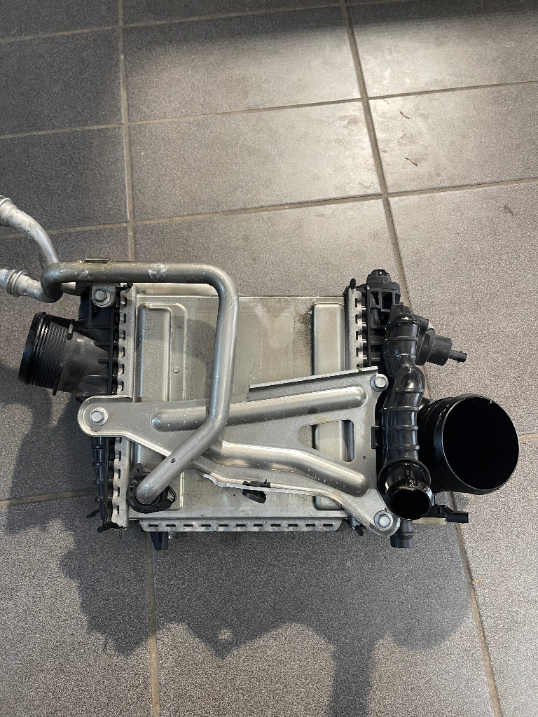 MERCEDES W177 A35 ІНТЕРКУЛЕР A2600903100 