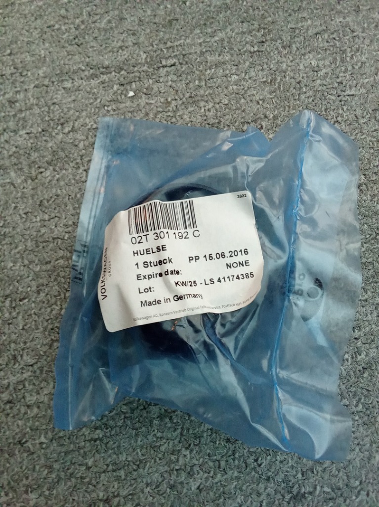 02T301192C КОРПУС ДЛЯ ГЕРМАТИЗАЦІЇ КОРОБКИ ПЕРЕДАЧ VW 