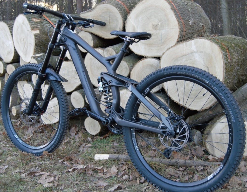 trek session downhill