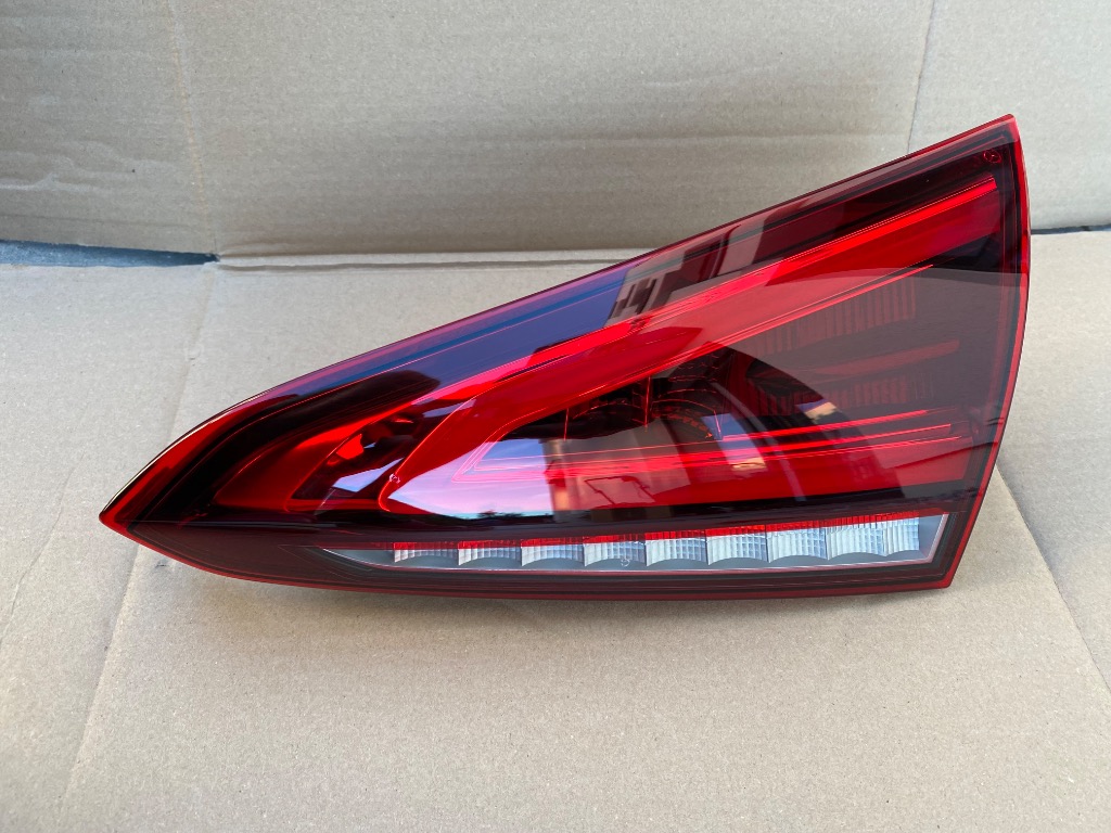 ПРАВА ФАРА ЗАД MERCEDES A КЛАСС A177 W177 A1779061800 