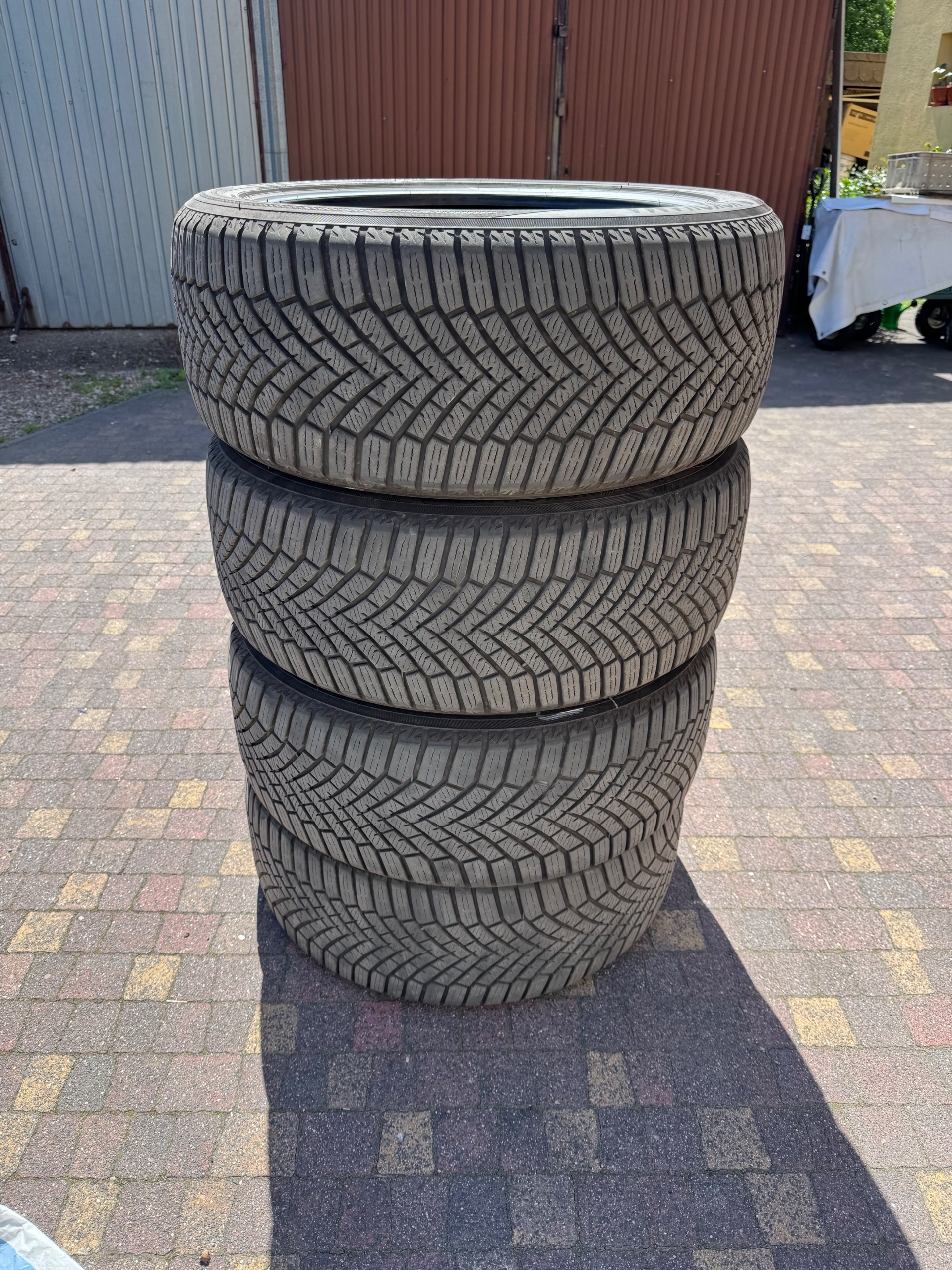 ШИНИ ВЖИВАНІ Z 2024 YOKOHAMA BLUEARTH-WINTER V906 245/45 R19 102 V XL, RPB 