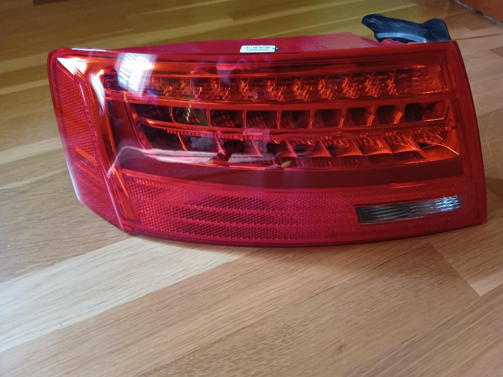 ФАРА ЗАДНЯ ЛІВА LED (СВІТЛОДІОД) AUDI A5 2011+ 8T0945095H 