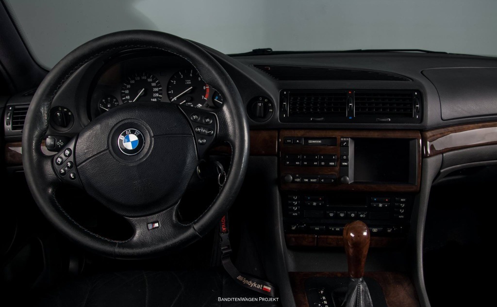 BMW E38 740i 4.4 V8 - Shadowline, TV, czarna sk??ra | Wroc??aw ...