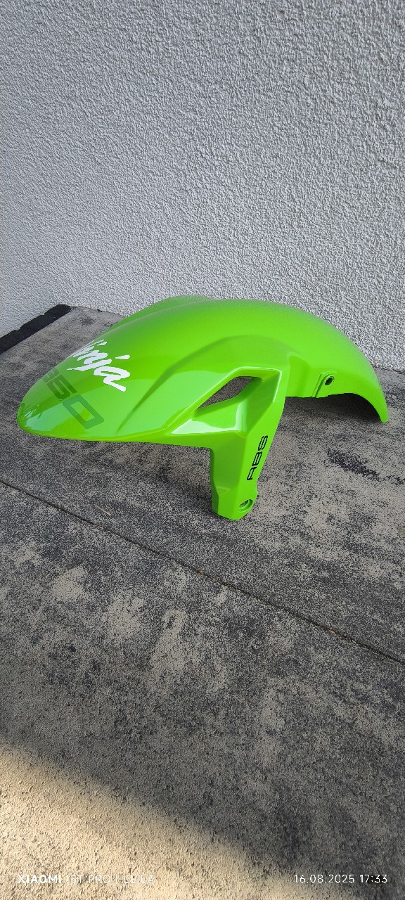 КРИЛО ПЕРЕДНІЙ KAWASAKI EX NINJA 650 ZX 650 35004-0358 