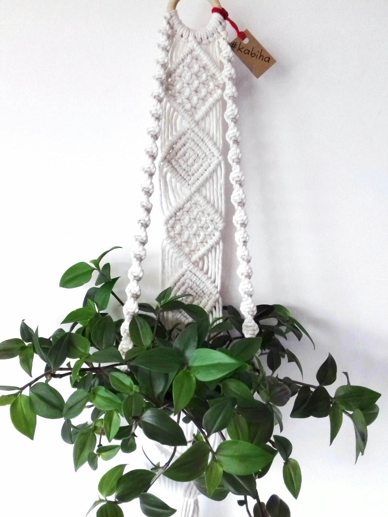 Zdjęcie oferty: Makrama kwietnik na ścianę - biały (śnieżna biel)