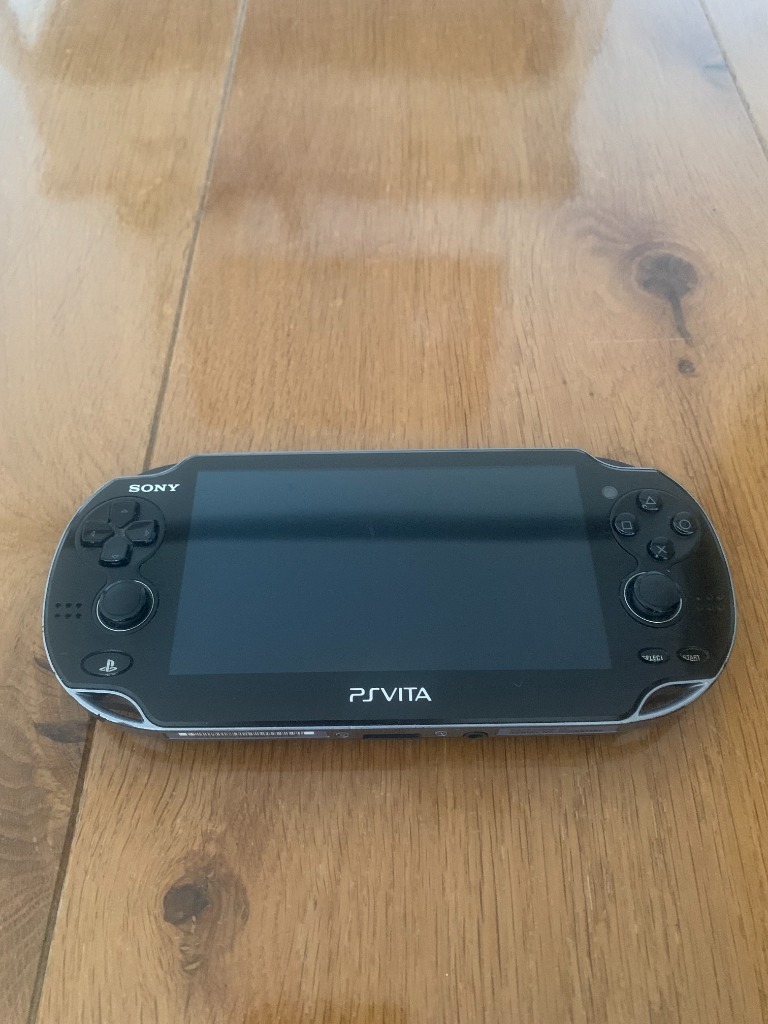 Konsola PS Vita PCH1004 OLED 4GB + ładowarka + gr Oświęcim Kup teraz na Allegro Lokalnie