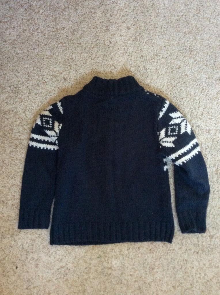 Zdjęcie oferty: Sweter dziecięcy bluza zimowa 110 cm