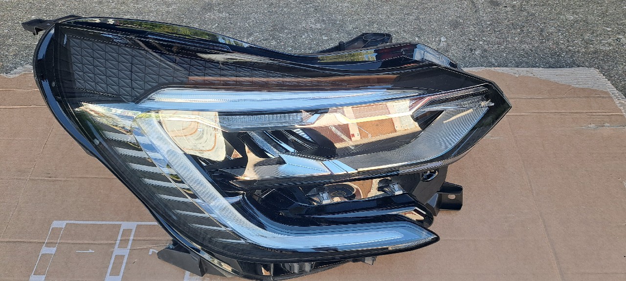 ФАРА ПРАВА RENAULT CAPTUR LL LED (СВІТЛОДІОД) PURE НІЧНОГО БАЧЕННЯ 260104525R 