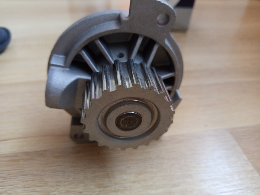 ПРОДАМ НАСОС НАСОС ВОДИ 65426 VOLKSWAGEN ФІРМИ RUVILLE 