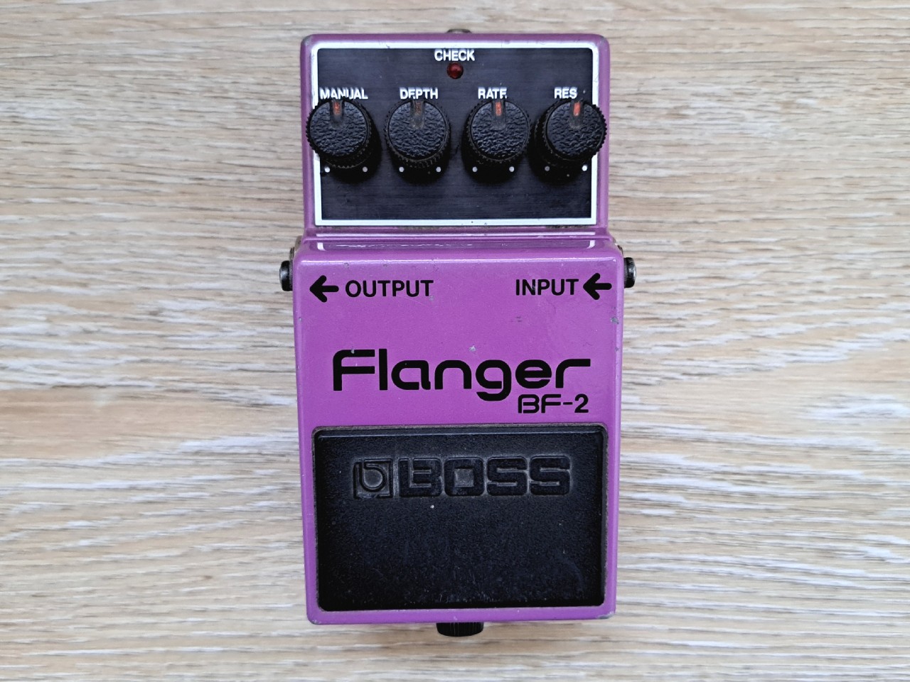 Boss Flanger BF2 Japonia lata 80te green label | Kamień