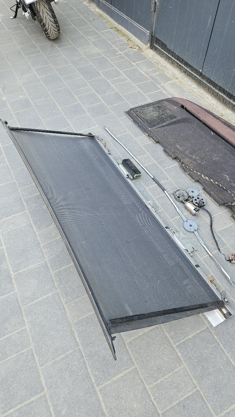 ШТОРКА ЕЛЕКТРИЧНА ЗАД BMW E32 740 750 735I RARYTAS 