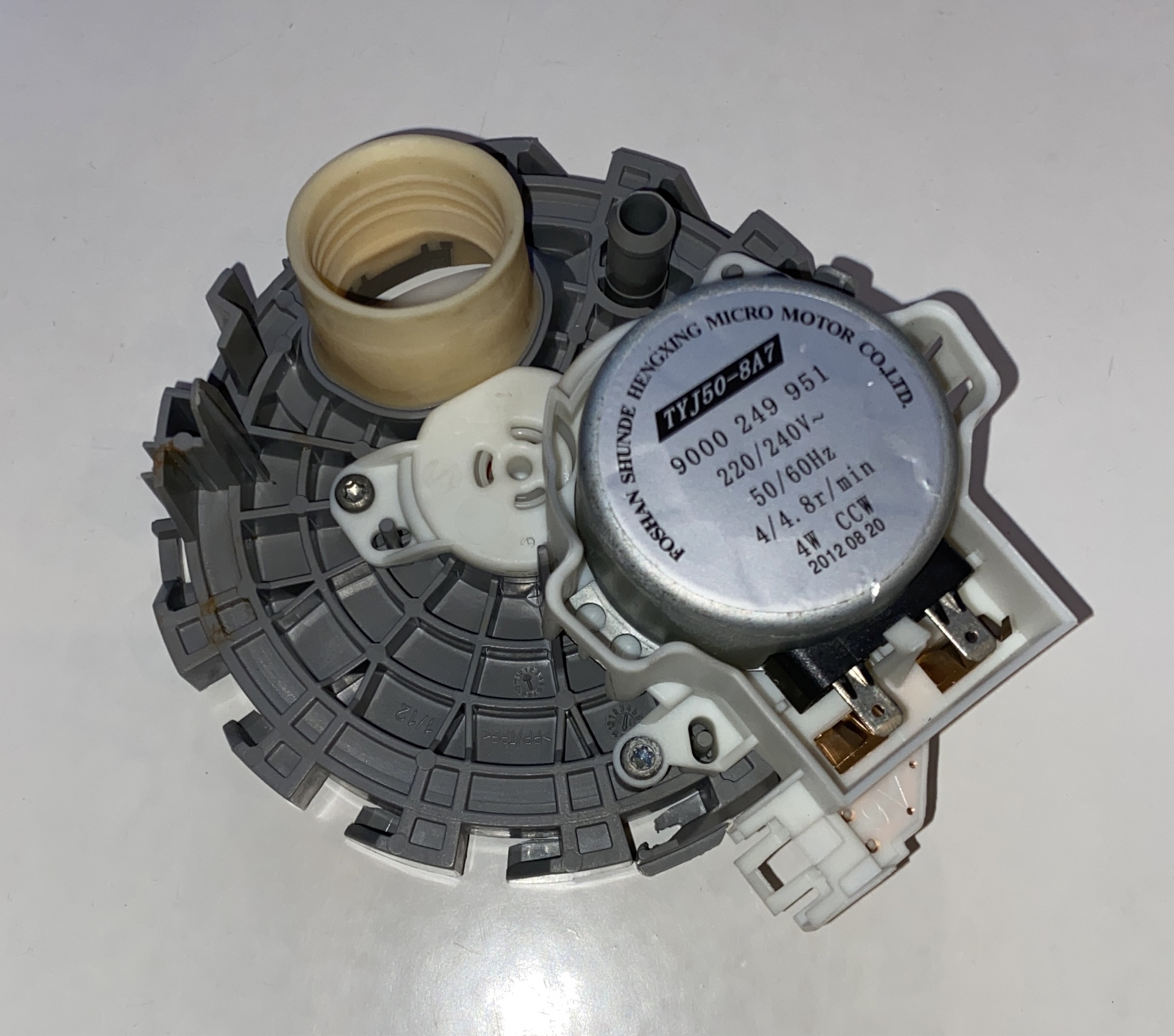 Beko BCFD4V50 Frost Free Integrated Fridge Freezer, Sliding Hinge, 50/50, E Rated | Marks Electrical - Foto 8