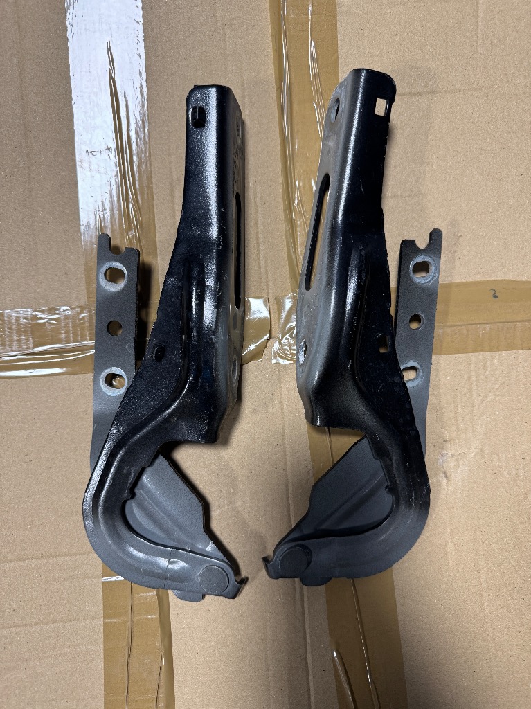 ЗАВІСИ КАПОТУ SEAT ARONA КОМПЛЕКТ ЛІВИЙ ПРАВИЙ 6F0823301A 