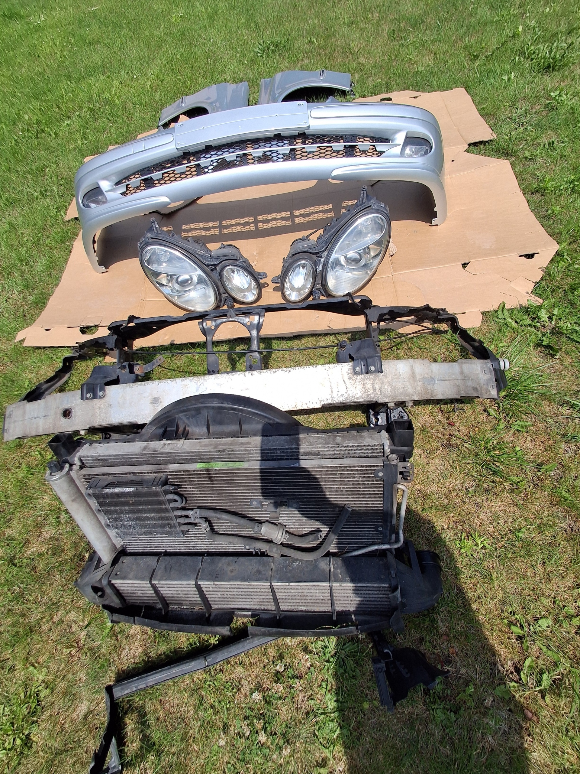 Mercedes W211 Avantgarde przód zderzak błotniki lampy chłodnice ...