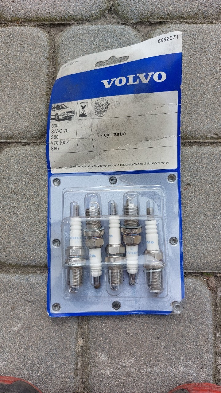 Świece zapłonowe Volvo OE 8692071 | Chełmce | Kup teraz na Allegro Lokalnie