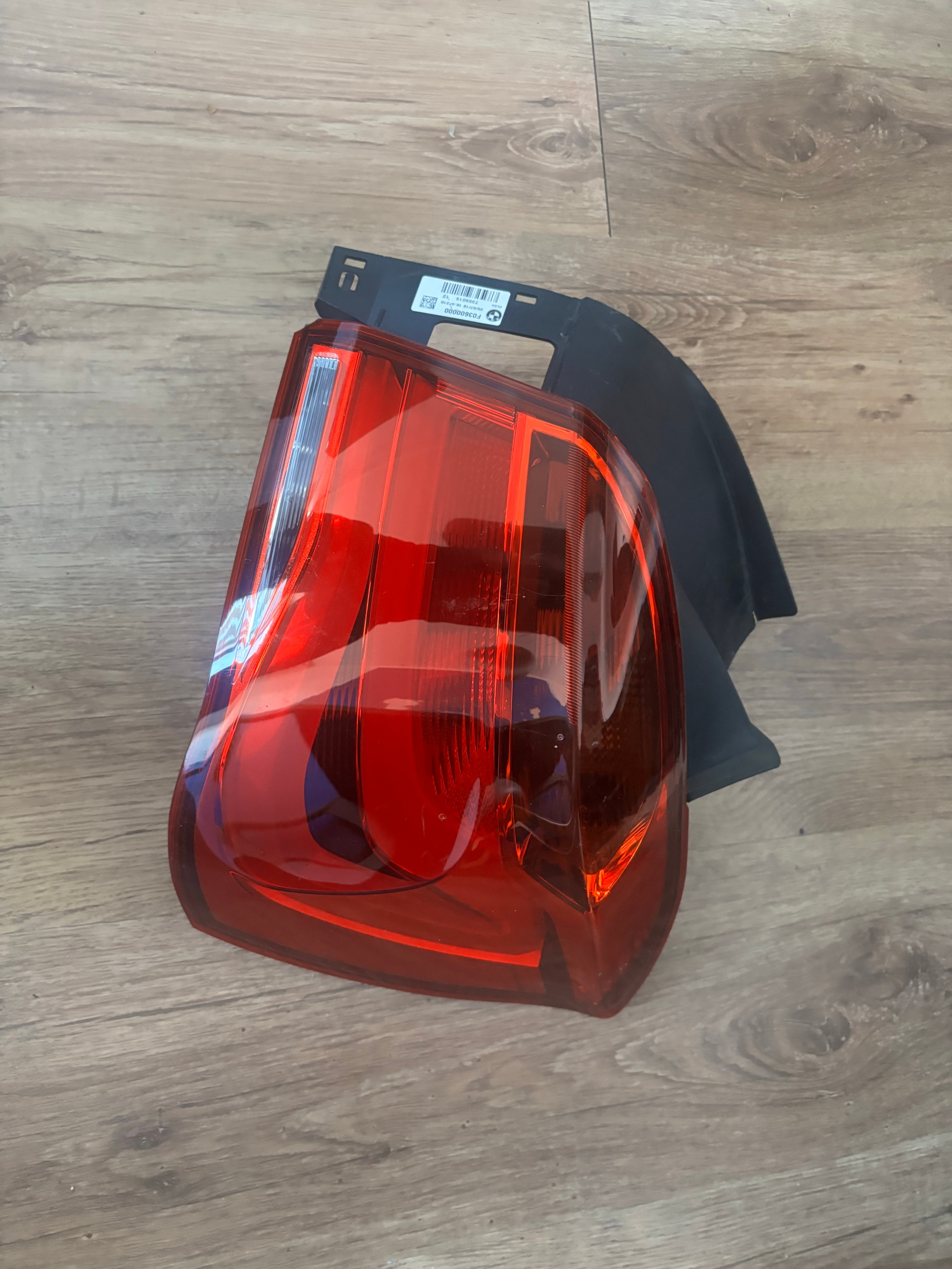 BMW F20 F21 РЕСТАЙЛ ФАРА ЗАДНЯ ПРАВА LED (СВІТЛОДІОД) F03600000 