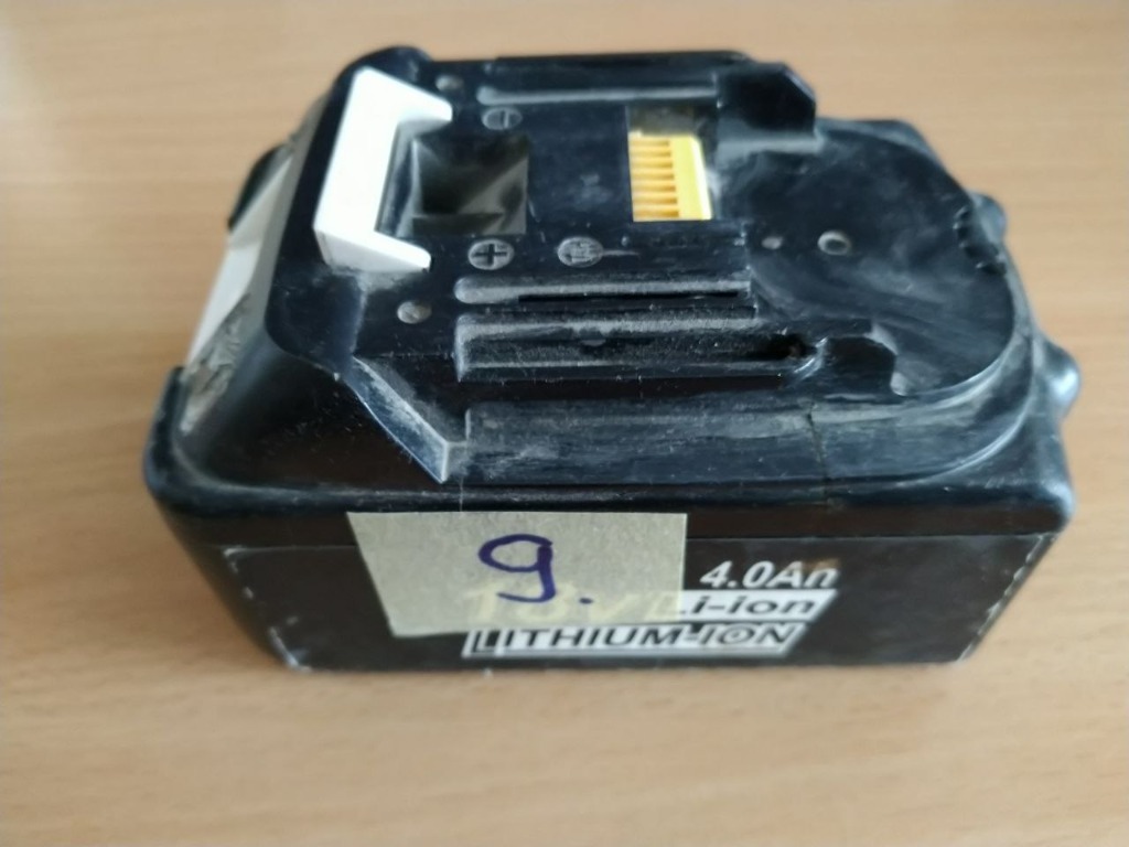 Bateria Makita 18V nieoryginalna uszkodzona 9 | Poznań | Kup teraz na