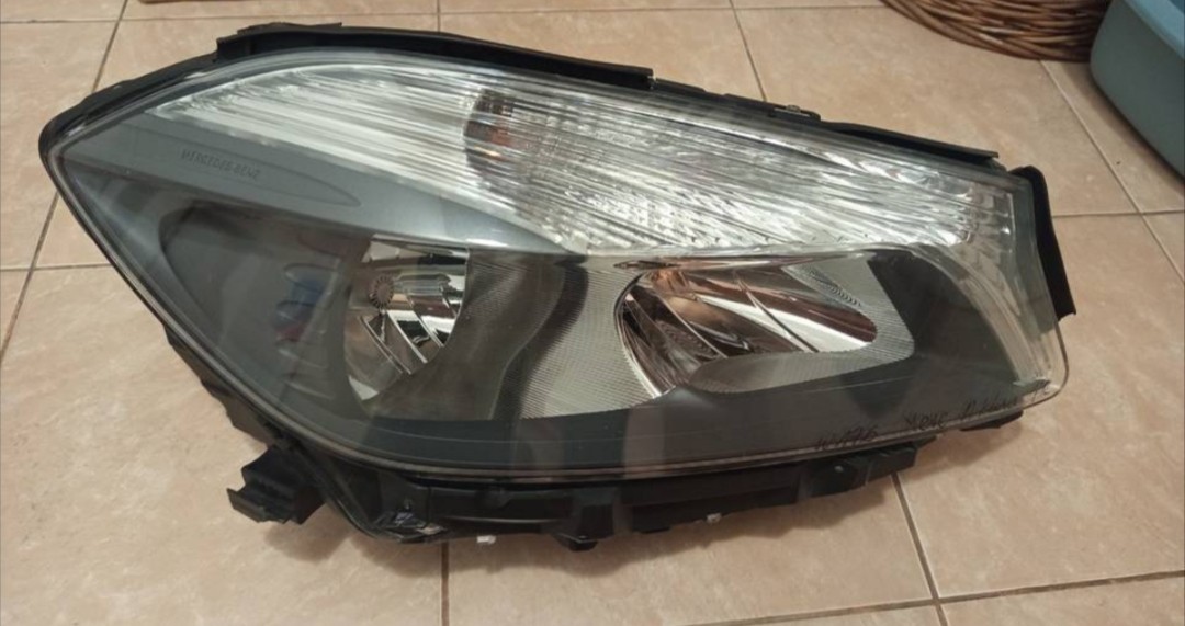 ФАРА ПРАВИЙ MERCEDES A W 176 A1768203961KZ 