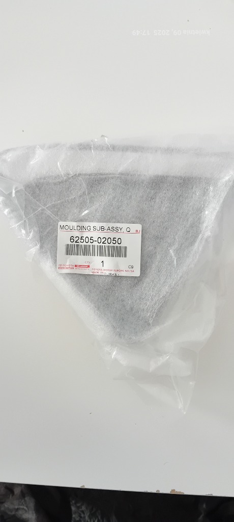 НОВА НАКЛАДКА КРИЛА ПРАВА 62505-02050 АБО ЛІВА 62506-02050 COROLLA E21 